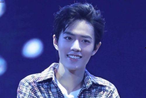 吃瓜系统娱乐圈双男主,娱乐圈双男主的甜蜜对决