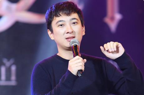 娱乐圈吃瓜博主讲解,吃瓜博主带你探秘明星幕后故事